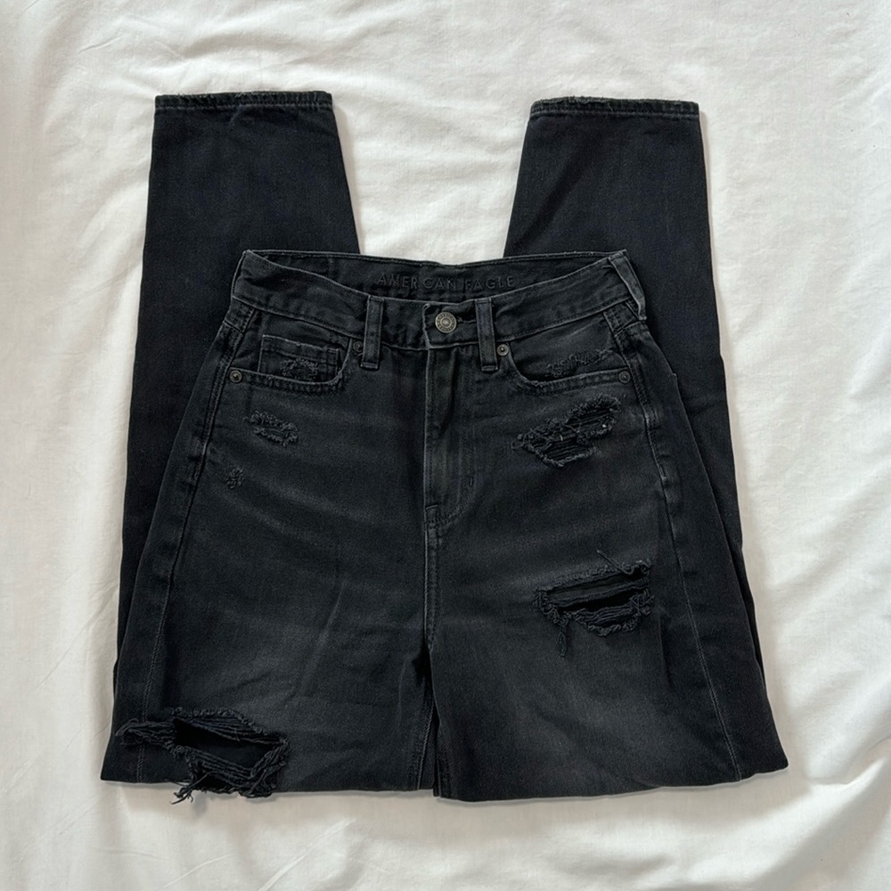 American Eagle relaxed mom jean in black, size 00